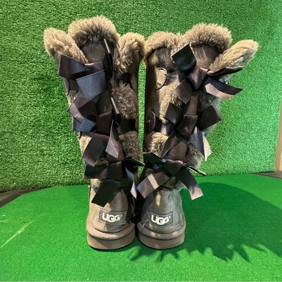 Ugg Australia Bailey Bow 2 Grey Women’s Size 8 - Picture 4 of 5